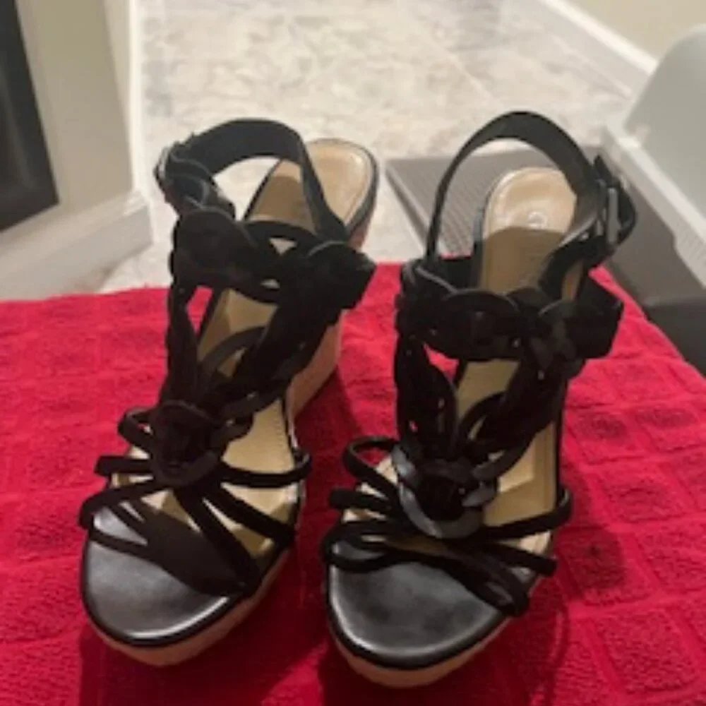 Sandals - Picture 3 of 9